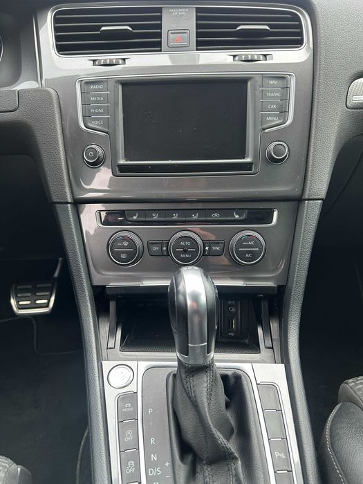 Volkswagen Golf 1.8 TSI Salon PL