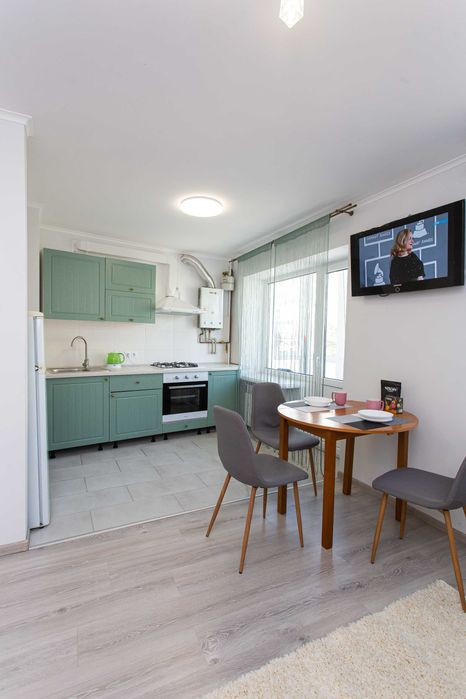 Центр. Острозького. Цум. 2 кімнати. Квартира подобово