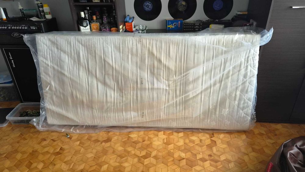 Materac sprężynowy 90x200