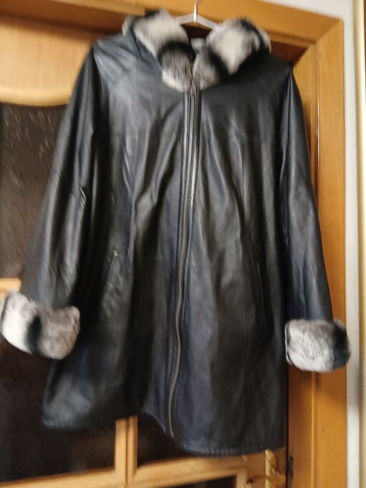 Жіноча шкіряна куртка з натуральним хутром