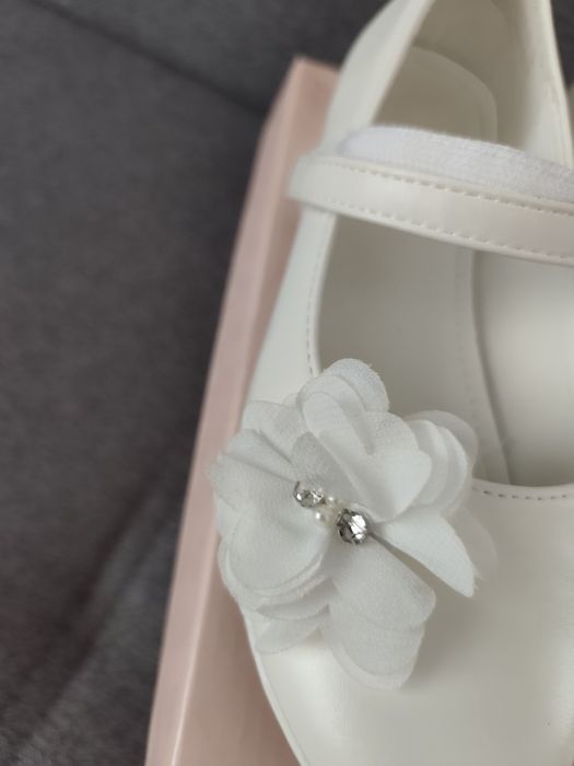 Baletki białe, buty komunijne 35