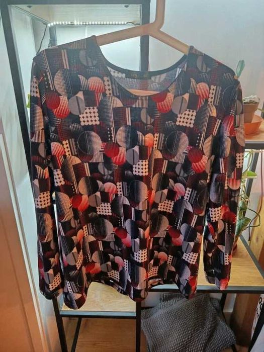 Sweter damski - kolorowy wzór, lekki i wygodny