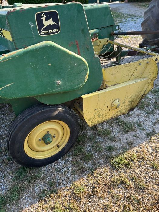 Enfardadeira JOHN DEER 339E em excelente estado