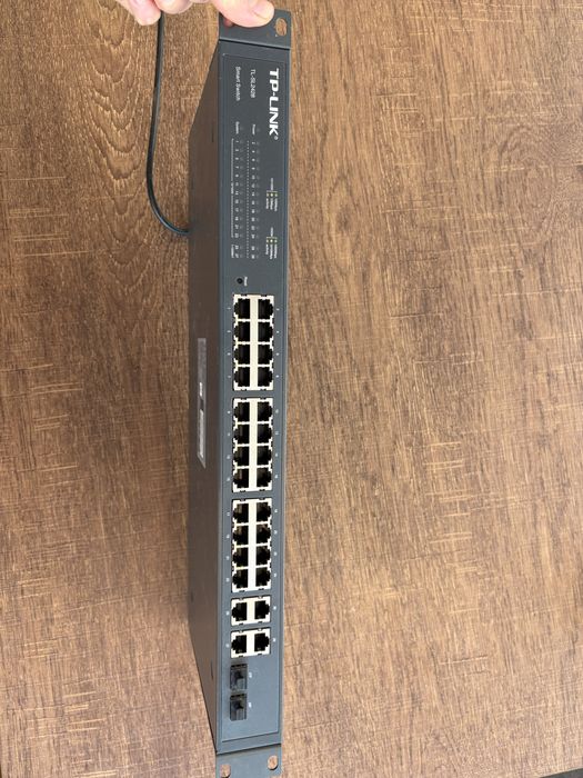 Комутатор TP-LINK TL-SL2428, 24+4 порти