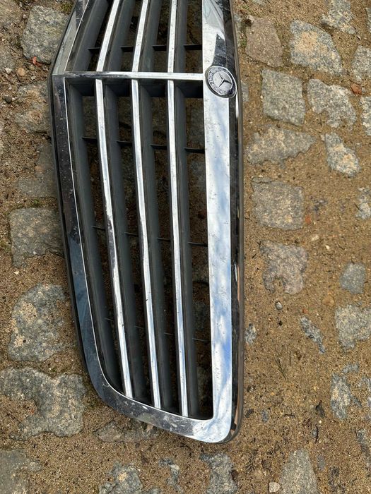 Grelha Mercedes w204