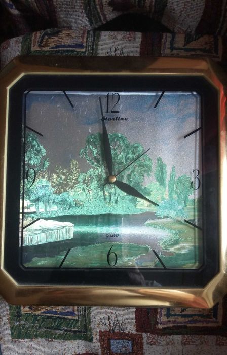 Красивые настенные часы фирмы Starline.