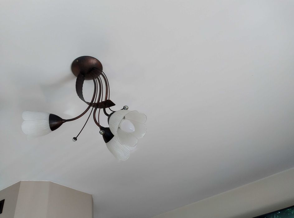 Sprzedam komplet lamp, dwie wiszące i jedną stojącą. Odbiór osobisty
