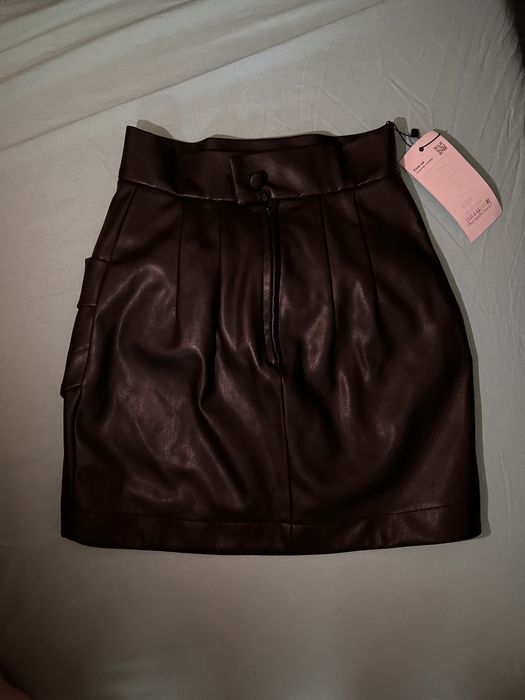 Юбка из эко кожи черная