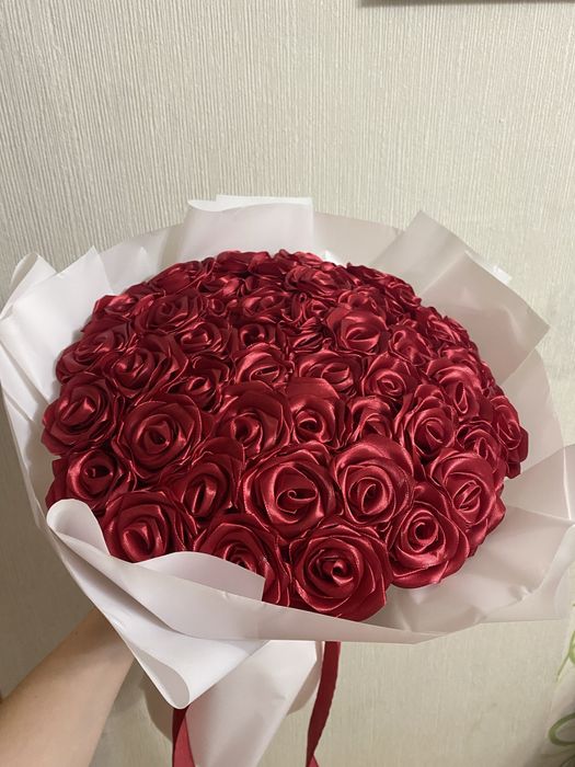 Букети з стрічки. Атласні троянди