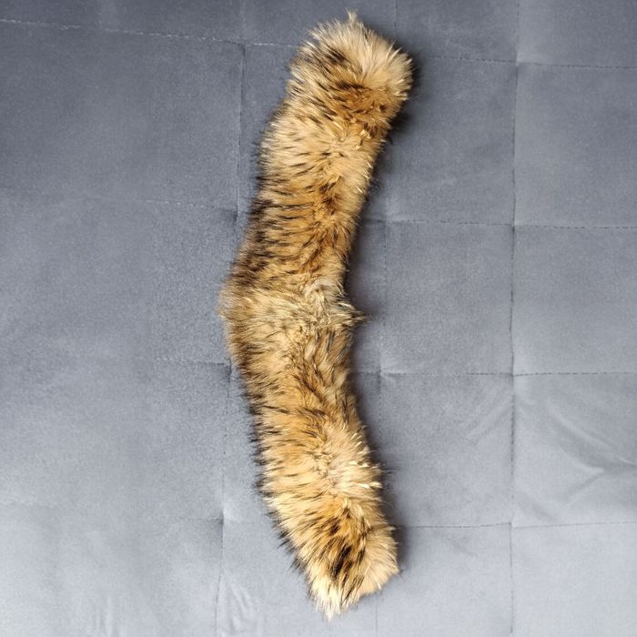 Jenot naturalny dopinka do kaptura 77 cm