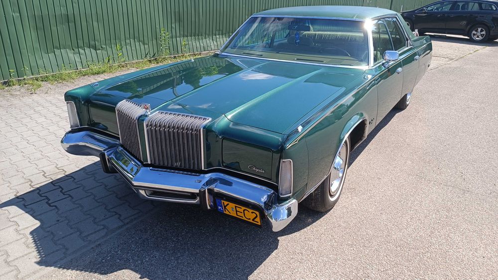 Auto do ślubu Barracuda New Yorker Charger