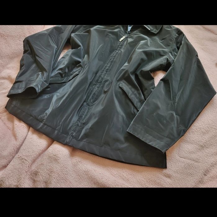 Plaszcz damski czarny przeciwdeszczowy rozmiar S