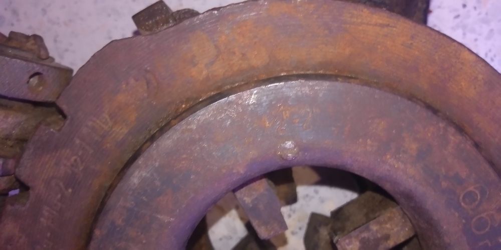 Клупп Для нарезки труб