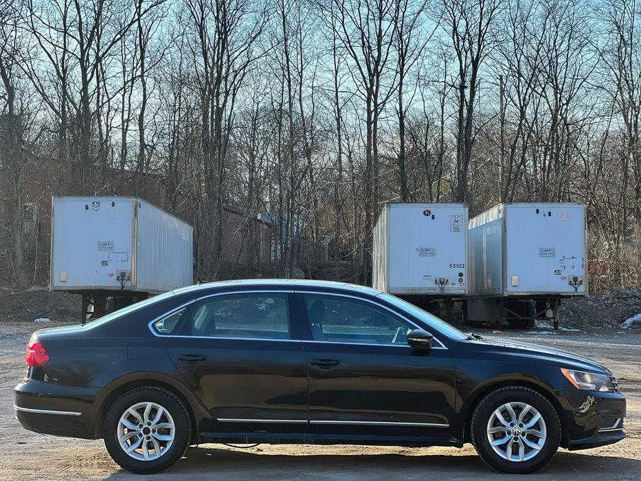 Volkswagen Passat 2016 — авто з США, оригінальний пробіг | від $3 200