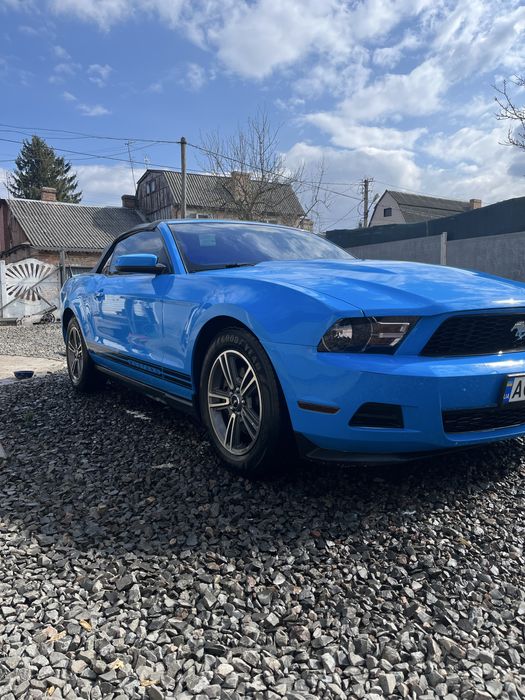 Продам Ford Мустанг кабріолет 3 ,7