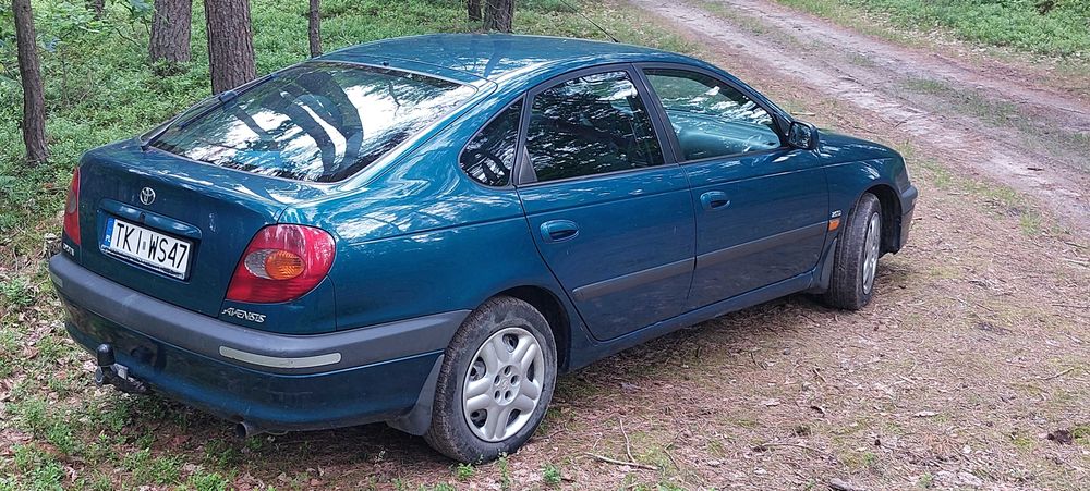 Toyota Avensis 2C-TE 2.0 td 90km 98r