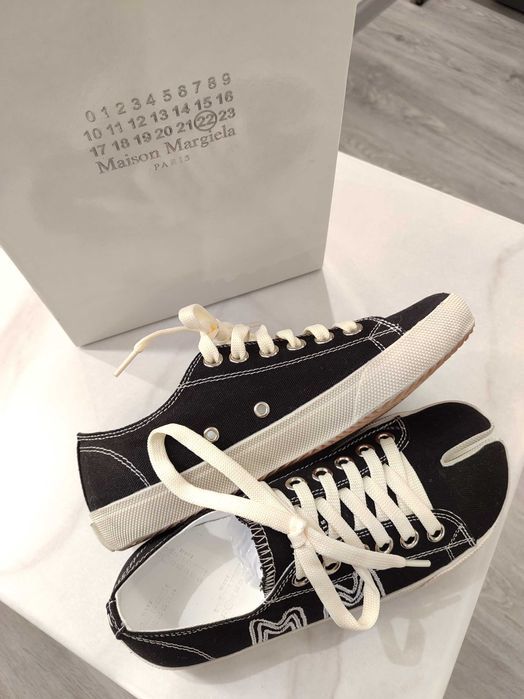 Кеди MM6 Maison Margiela Tabi Embroidered Sneakers Black