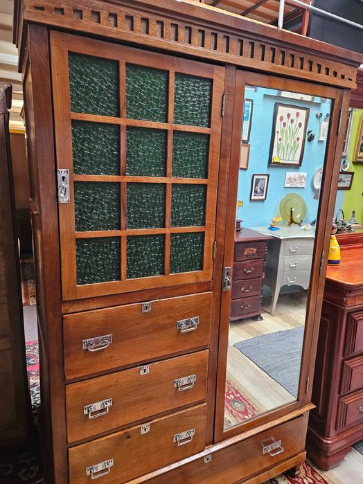 Roupeiro antigo - óptimo estado geral