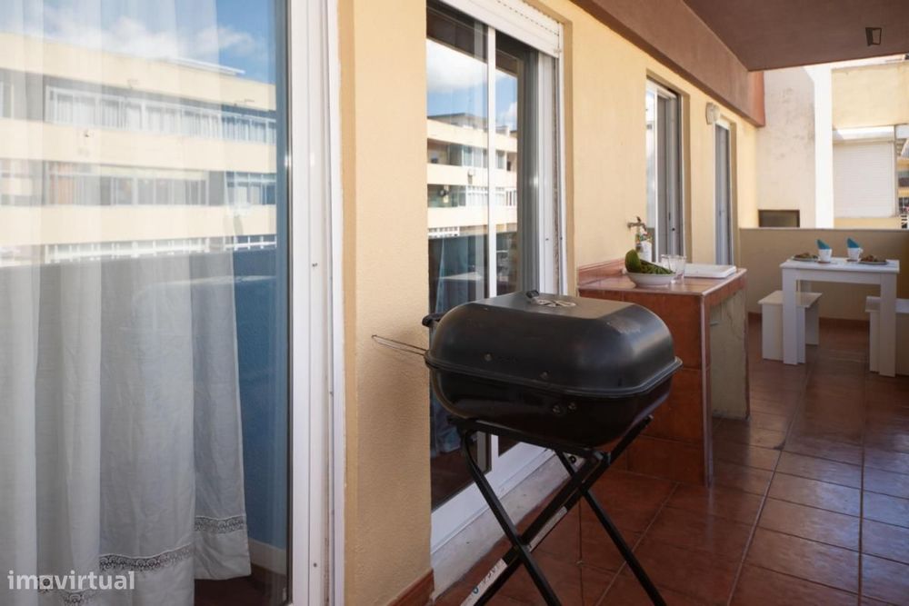 Apartamento com 2 quartos - localizado em Costa da Caparica Lisbon