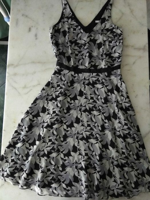 Sukienka zwiewna i elegancka