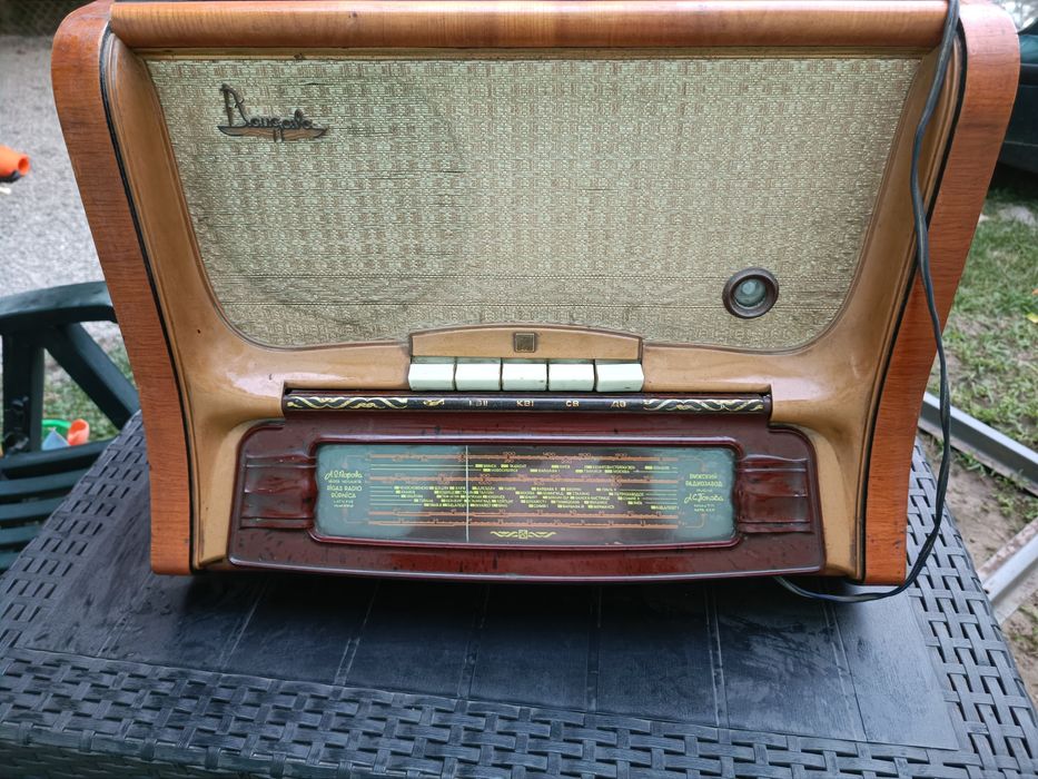 Продам  радіолу  Рига