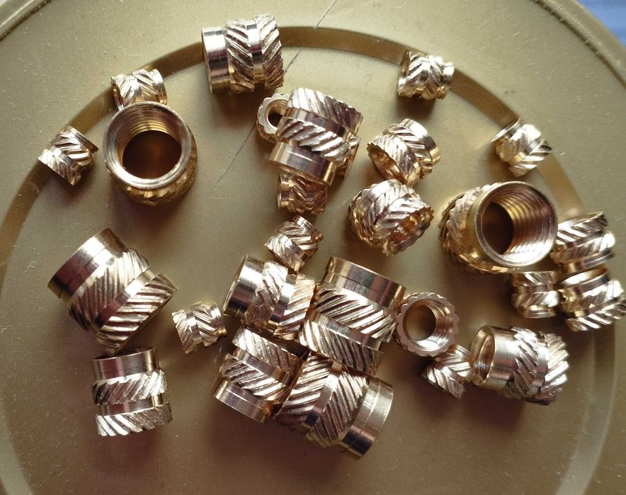 Гайки влавляемые вплавлювані (заставні) 10 шт латунь маленькі