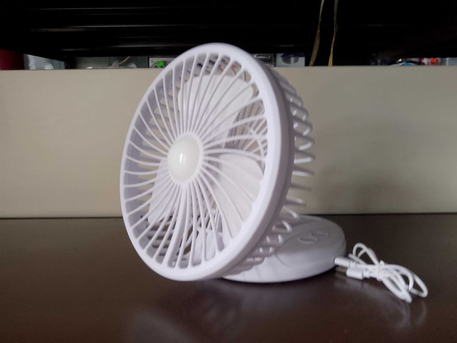 wiatrak biurkowy na akumulator ładowany usb do sieci do samochodu nowy