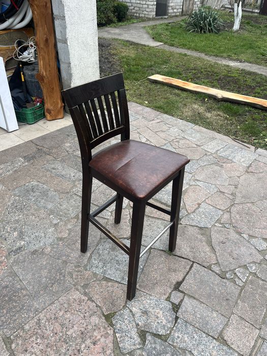 Стулья,  столы, стулья барные, светильники