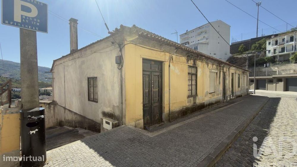 Detached House in Peso da Régua and Godim, 520 m²