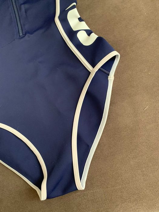 Купальник закрытый FILA Италия. Цвет темно синий р-р 42