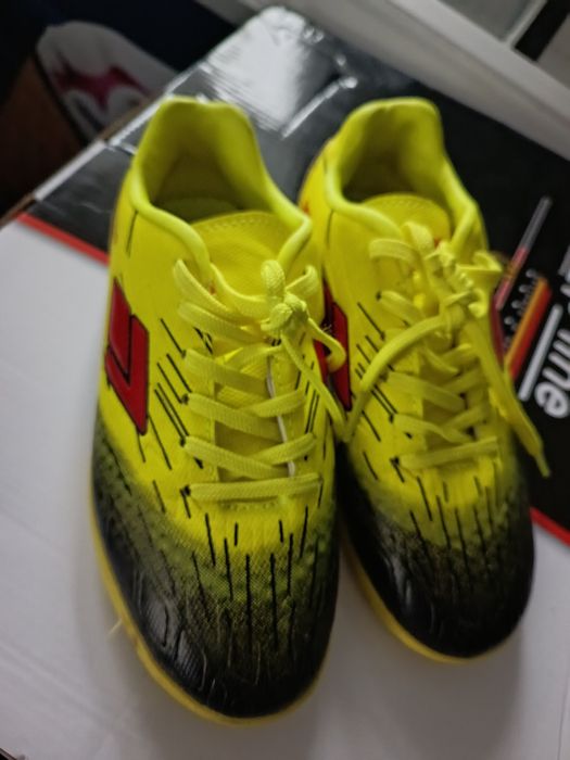 Кросівки на хлопчика .