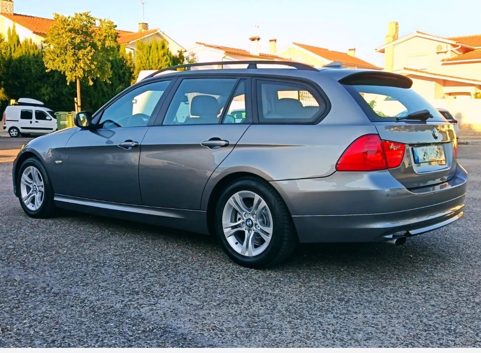 BMW 318d Touring (Carrinha) – Modelo 2010