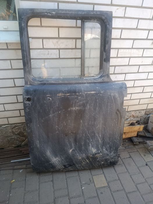 Продам двери ЗИЛ 130 в сборе