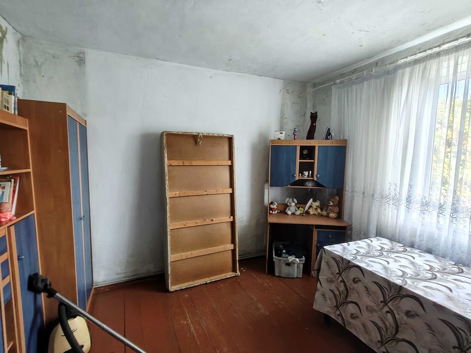 Будинок на просторій земельній ділянці між Базарчиком та Сушильним