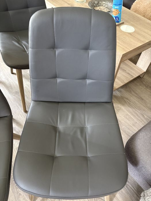 Vendo conjunto de 4 cadeiras da comforama