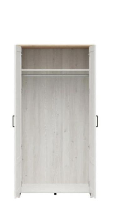 Szafa i komoda w ideoanym stanie