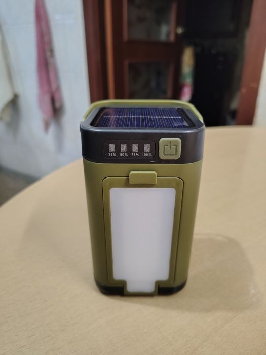 Продам портативний кемпінговий led ліхтарик з сонячною зарядкою