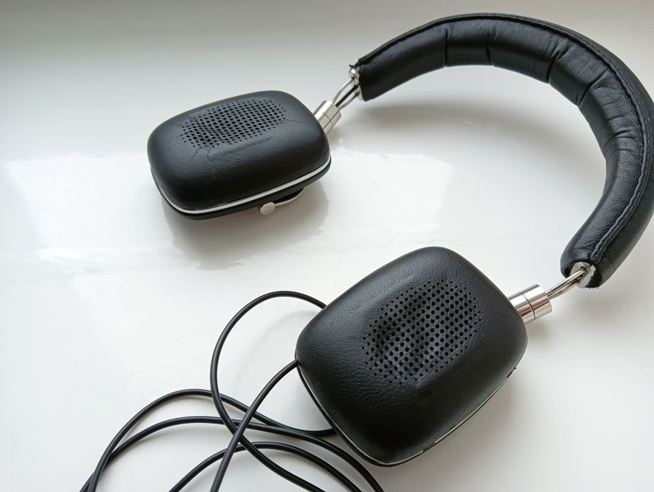 Bowers & Wilkins P5