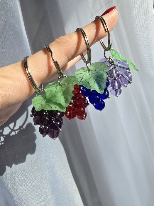 Brelok handmade - jasnofioletowe winogrono