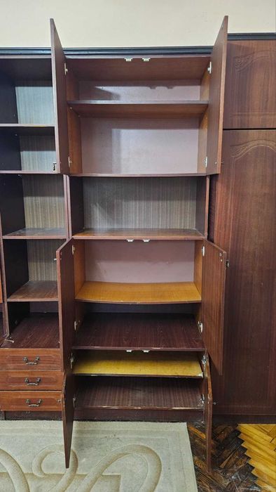 Стінка у вітальню вживана