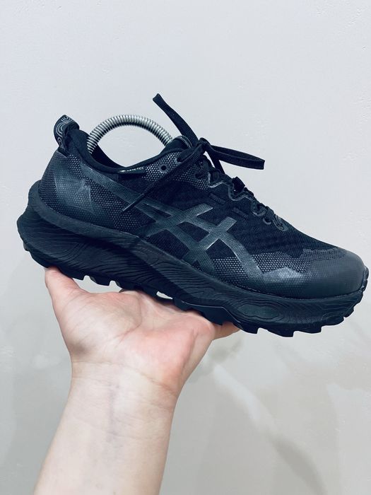 Кросівки жіночі Asics Gel-trabuco 39.5р