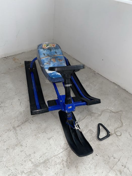 Санчата з кермом