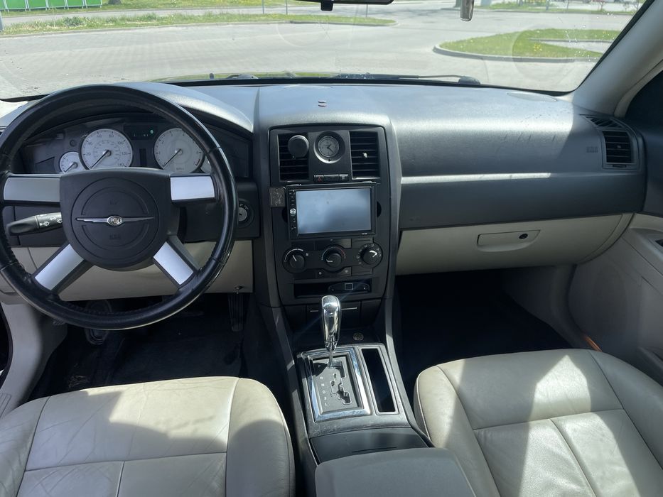 Chrysler 300 touring 3,6 benzyna
