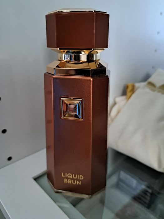 Perfume liquid brun