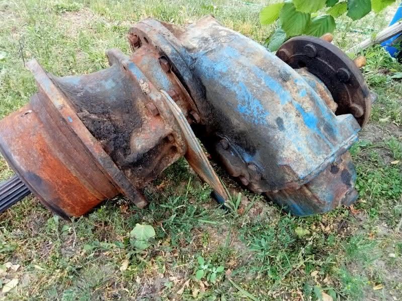 Zwolnica, zwrotnica URSUS c-360 lewa