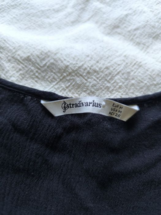 Czarna bluzka Stradivarius