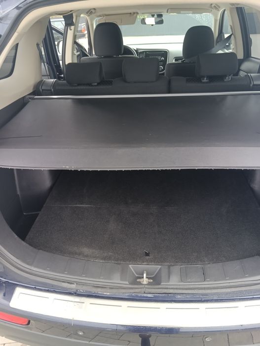 Машина Mitsubishi Outlander