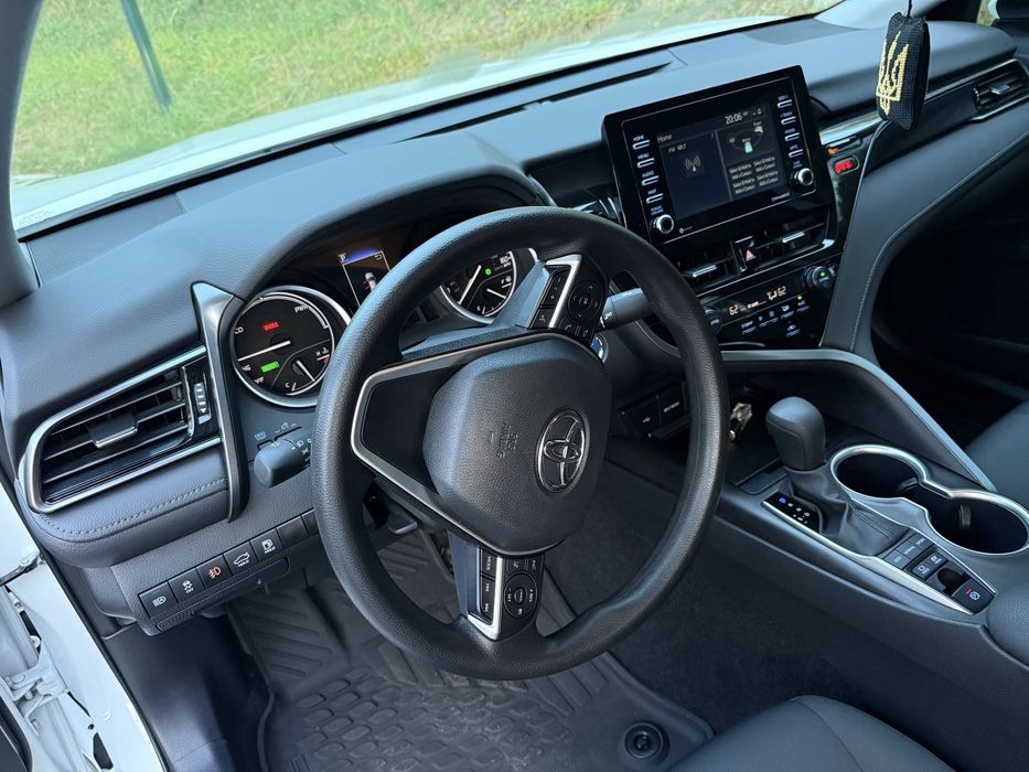 Продам економну TOYOTA CAMRY Hybrid