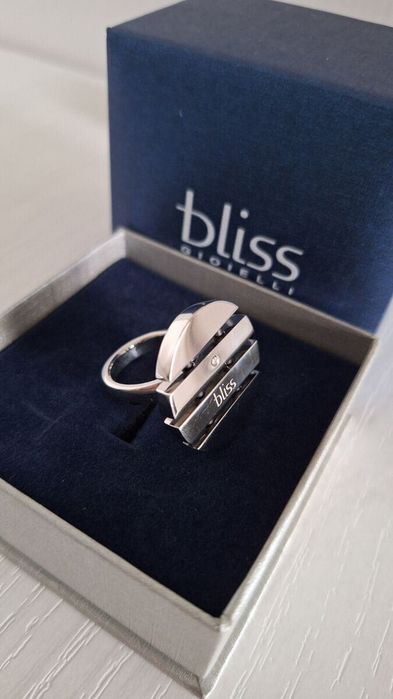 Каблучка італійського бренду Bliss з діамантом