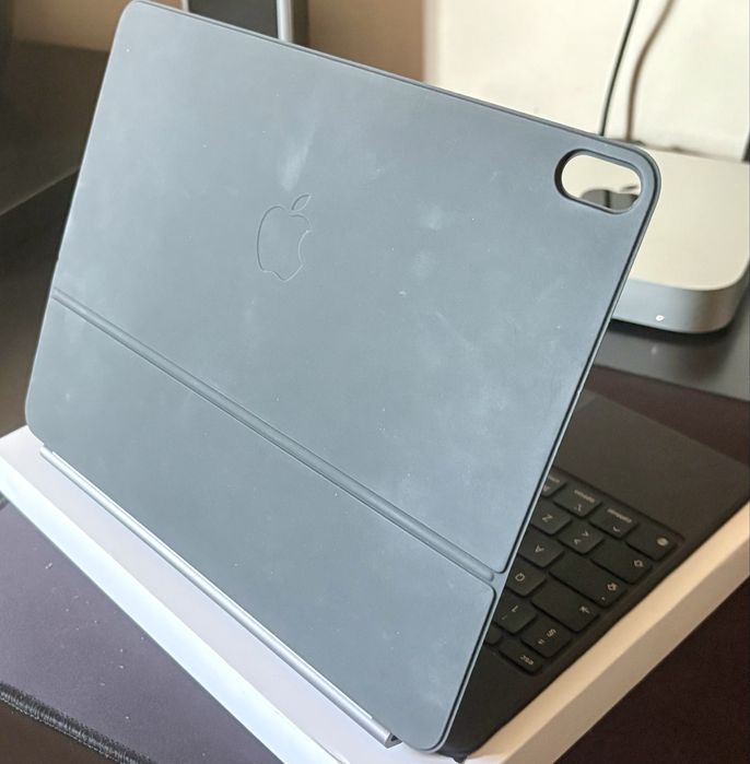 Apple Magic Keyboard iPad Air 13" (M2/M3/M4) - Português - Preto